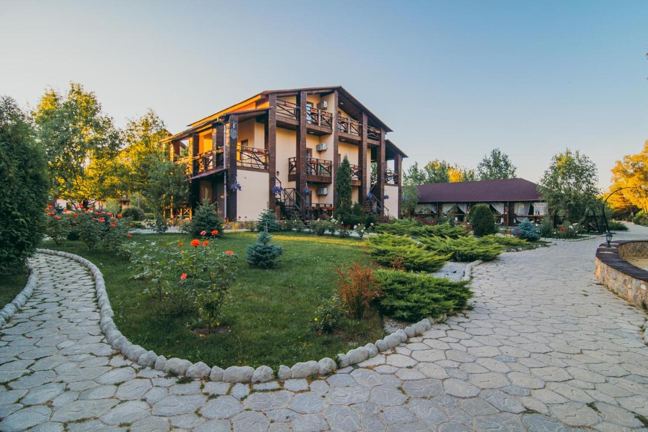 Котедж-Парк Славна Okhtyrka Exterior photo