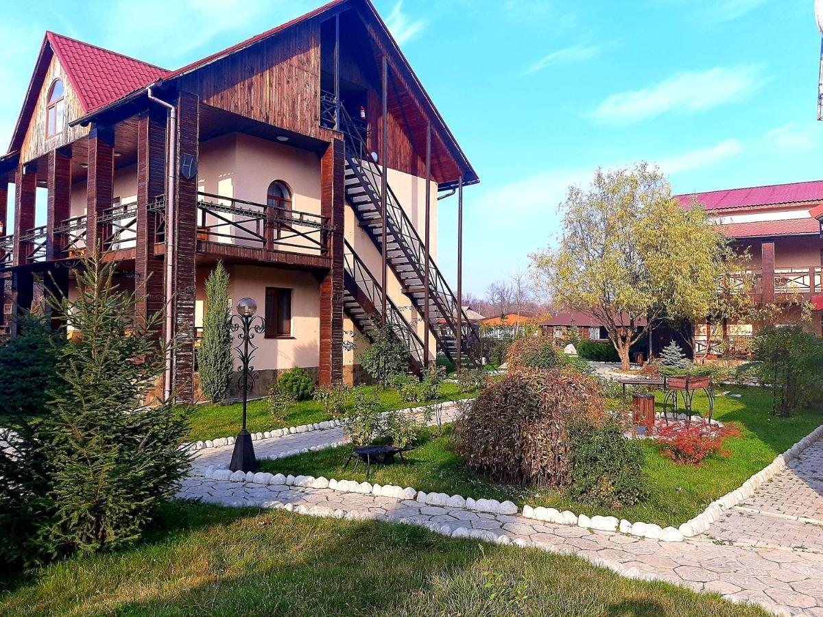 Котедж-Парк Славна Okhtyrka Exterior photo