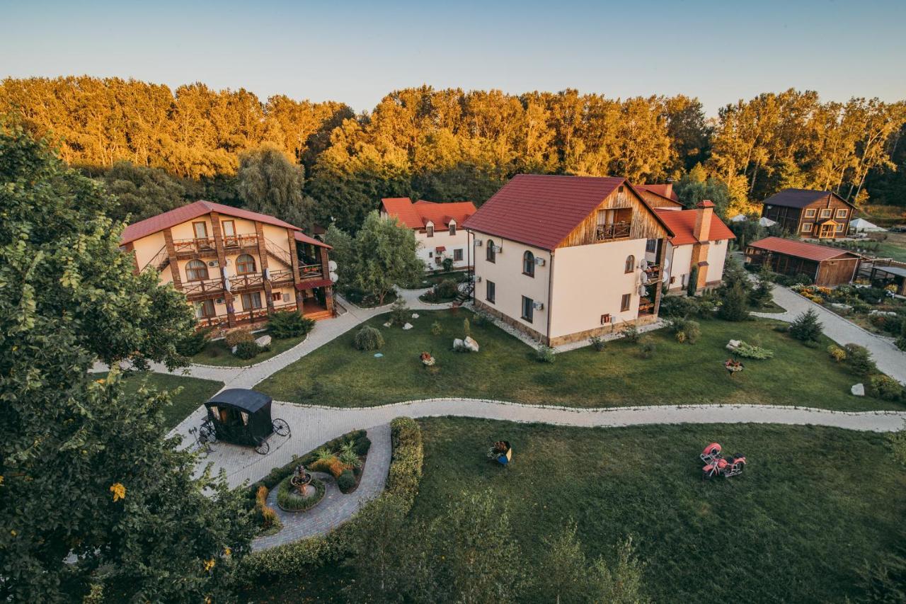 Котедж-Парк Славна Okhtyrka Exterior photo