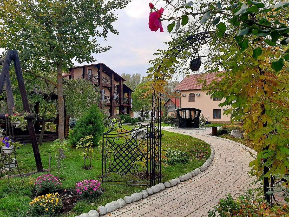 Котедж-Парк Славна Okhtyrka Exterior photo