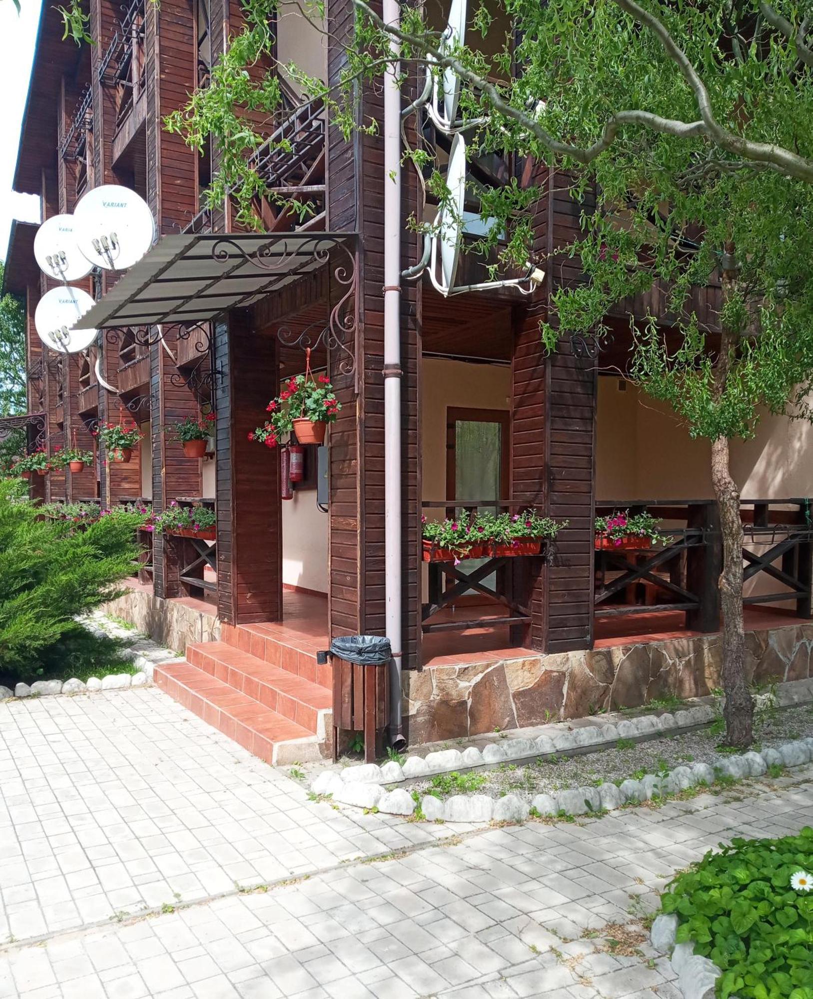 Котедж-Парк Славна Okhtyrka Exterior photo